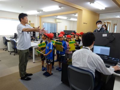地元小学校の職場見学会が行われました