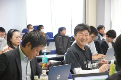 全社員が集合する四半期会議を開催しました